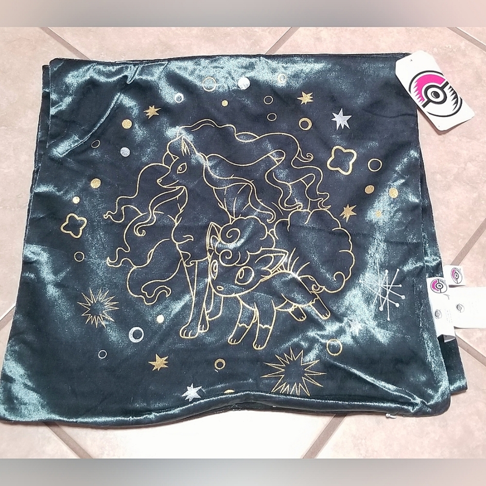 Pokemon Center Winter Blues Alolan Vulpix & Ninetales Throw 2pc Pillow Cases